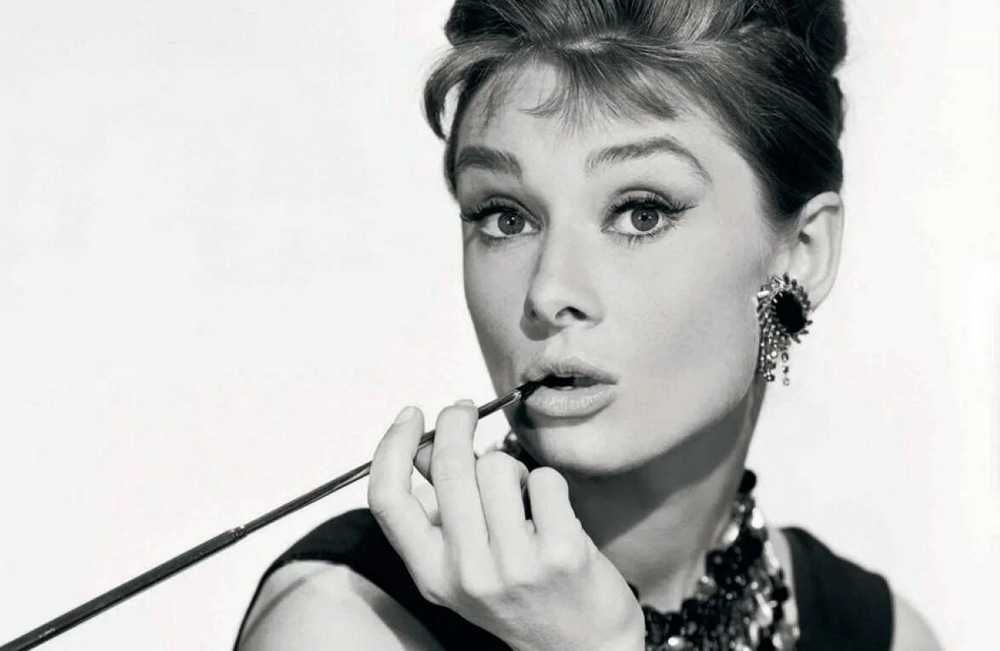 1-audrey_hepburn