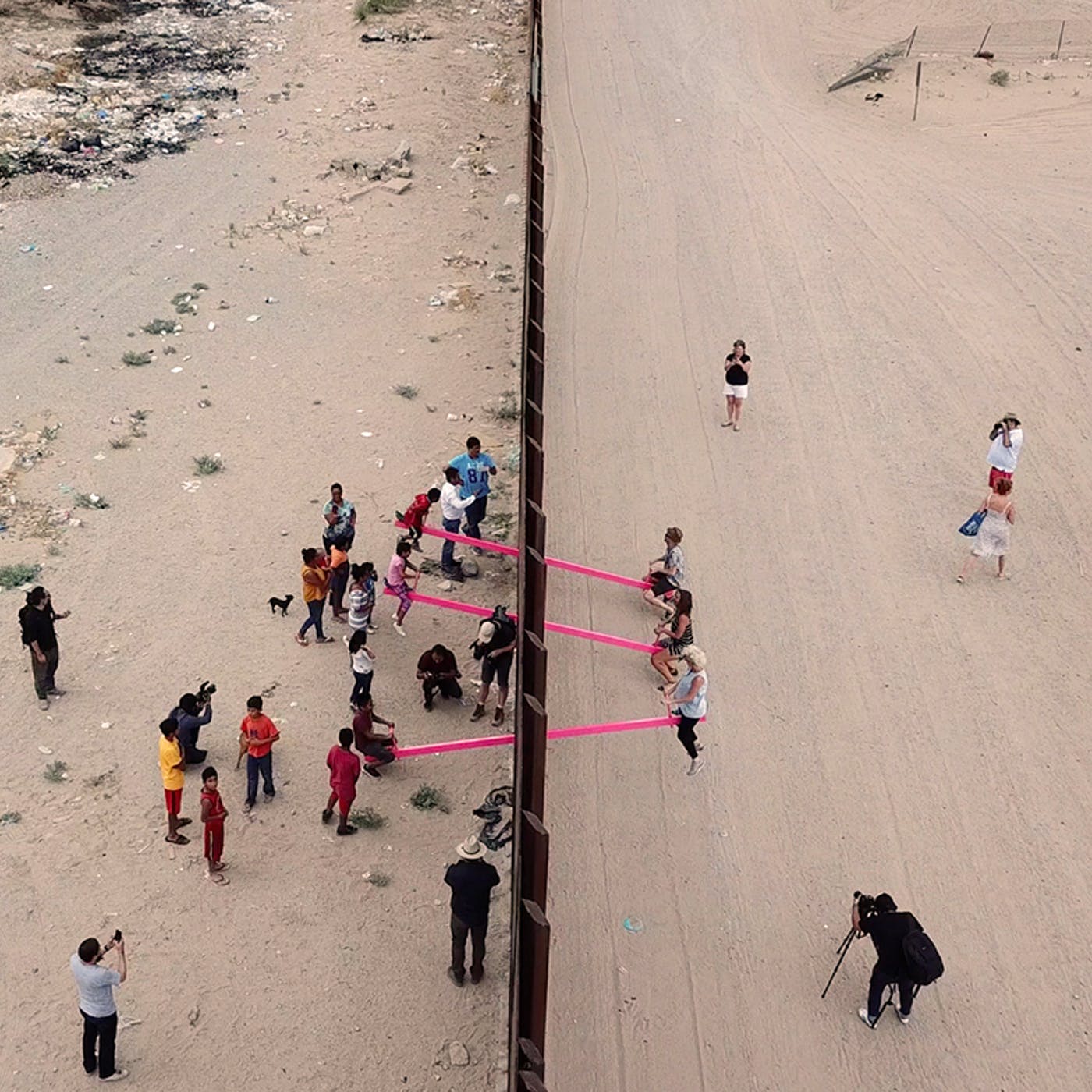 border-wall-seesaw-aerial-01